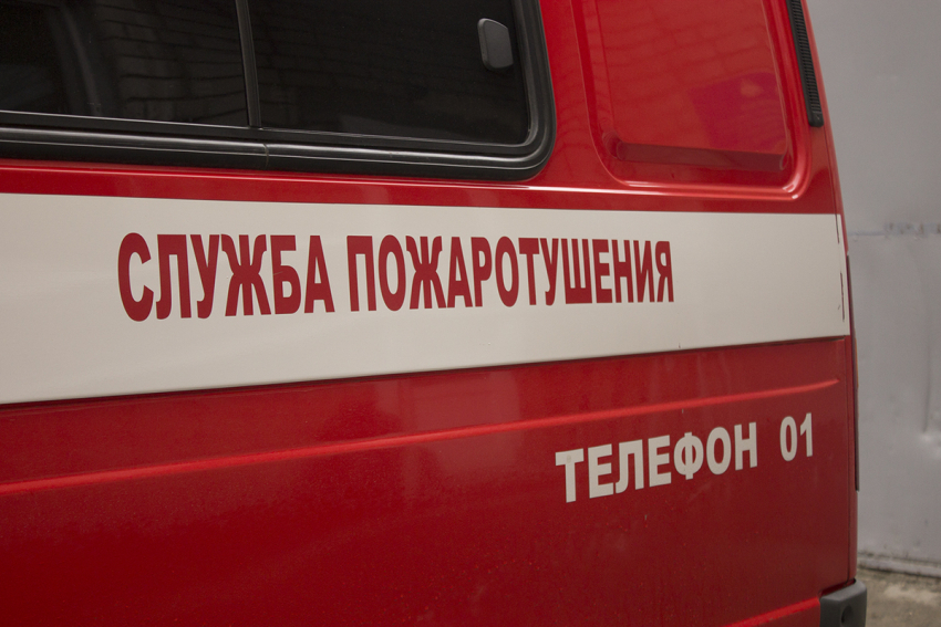 Два человека чудом спаслись из огня в Волгоградской области 