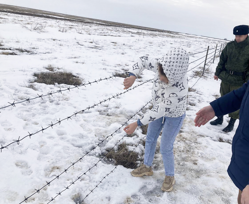 Иностранка решила перебежать границу России в укромном месте в Волгоградской области
