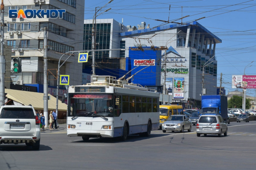 Водителей для новых троллейбусов заманивают в Волгограде зарплатой в 80 тысяч рублей