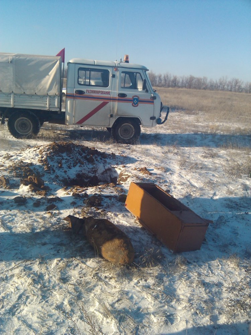 Саперы взорвали авиабомбу, найденную около университета Волгограда