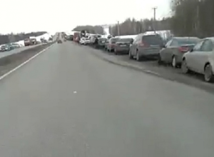 Десятки дальнобойщиков вышли на всероссийскую стачку в Волгограде 