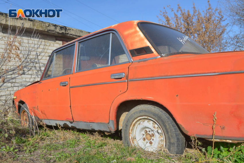 Возле урны тоже нельзя: понятие парковки у «зеленой зоны» уточнили в Волгограде