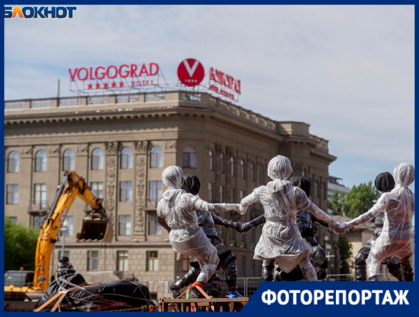Фонтан «Детский хоровод» внезапно переехал  в центре Волгограда: уникальные кадры