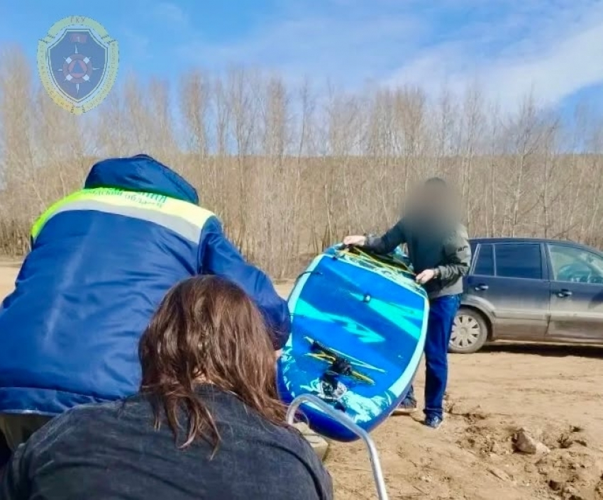 Сапбордисты едва не утонули под Волгоградом 