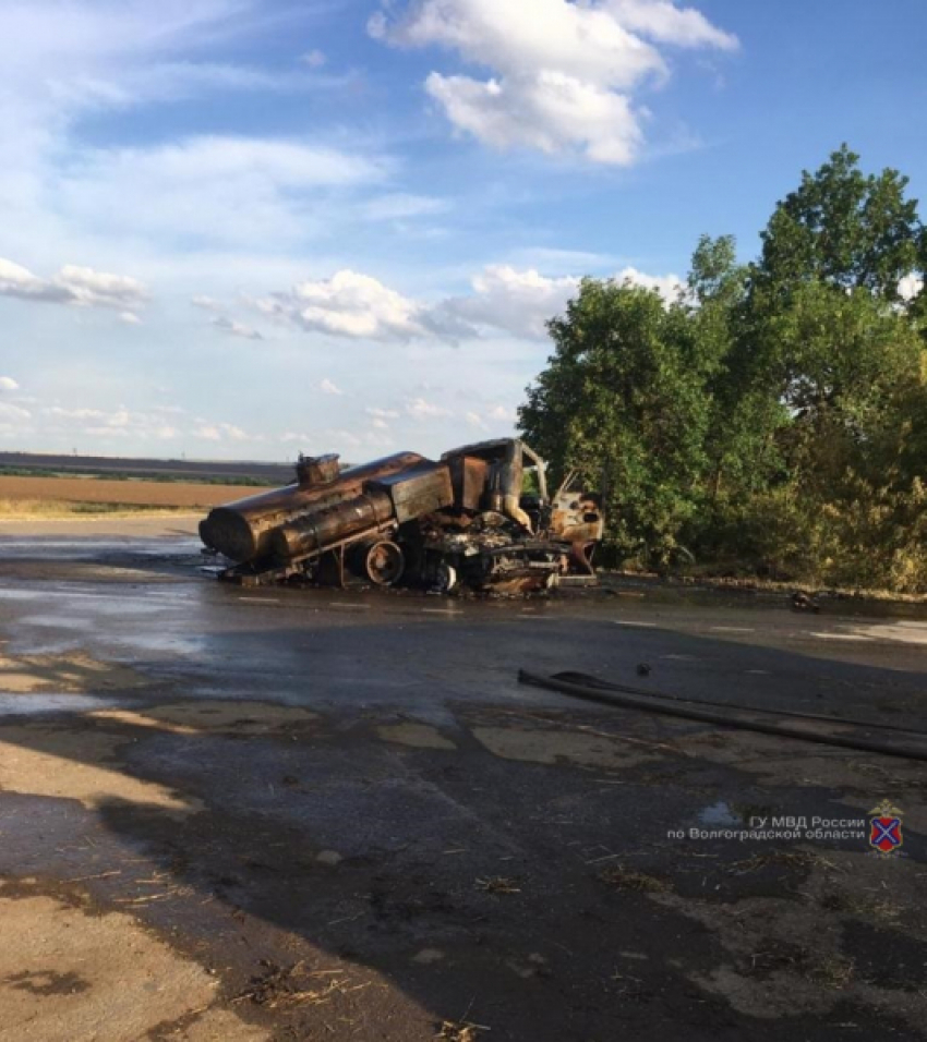 Бензовоз столкнулся с Hyundai и вспыхнул: погиб водитель