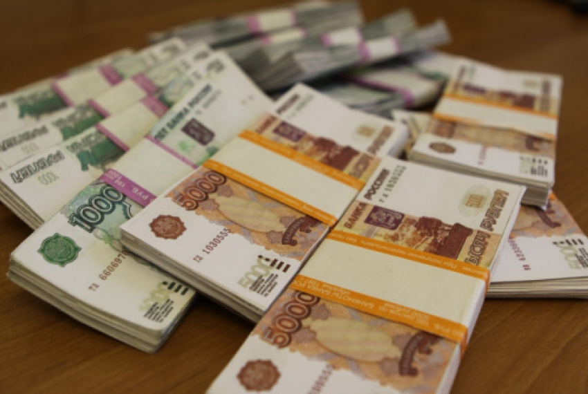 В Волгограде две сотрудницы банка подменили почти 5 миллионов рублей фальшивками