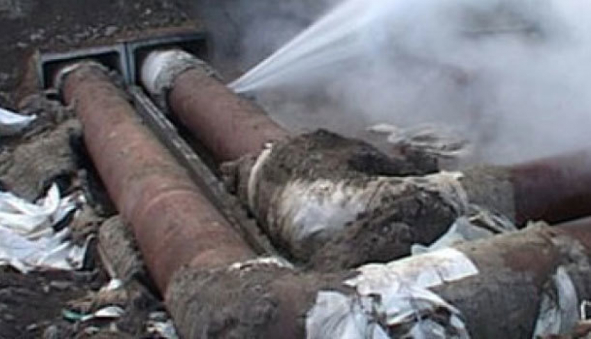 Крупная авария оставила без горячей воды жителей Ворошиловского района