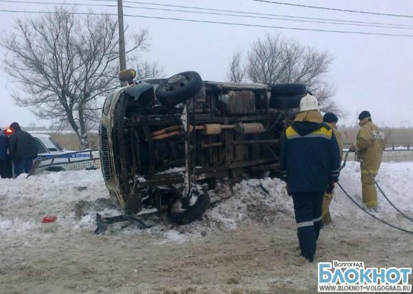 В маршрутке, перевернувшейся накануне в Красноармейском районе, пострадали две волгоградки