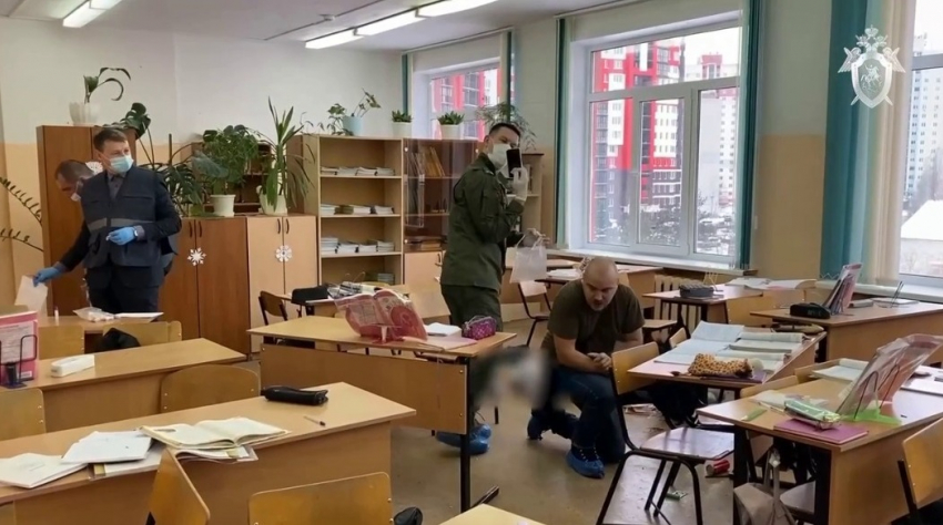 "Ввести Росгвардию!": волгоградцы пожалели устроившую стрельбу в Брянске 8-классницу