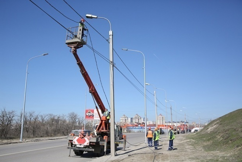 Выйти из мрака: Волгоград озарит свет 2,5 тысяч новых ламп 