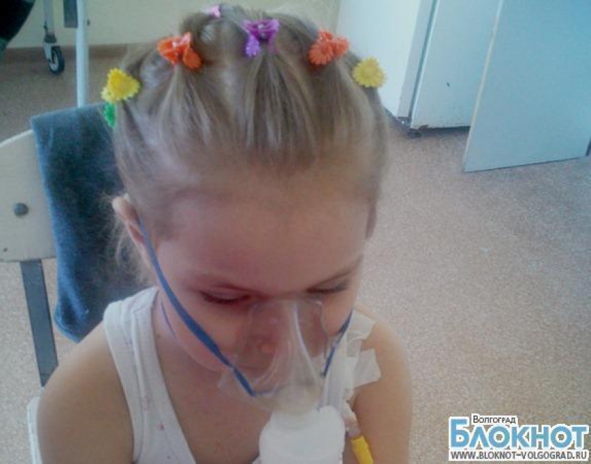 В Волгограде ухудшилось состояние девочки, выпавшей с каруселей в горсаду