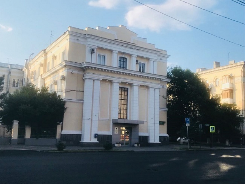 Депутатов Волгограда эвакуировали из здания гордумы из-за письма о минировании