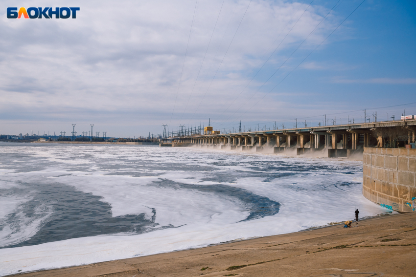 Запрет на проезд фур по мосту Волжской ГЭС продлили до августа