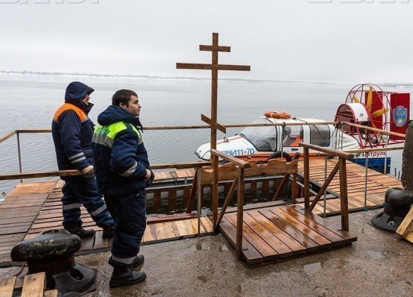 В Волгограде начали готовить берег к крещенским купаниям