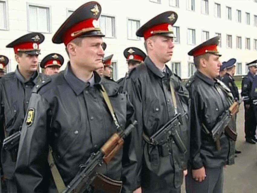 Около 2 тысяч полицейских Волгограда обеспечат порядок в День города и на выборах