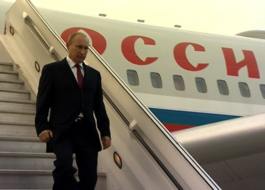 Самолет Владимира Путина приземлился в аэропорту Волгограда