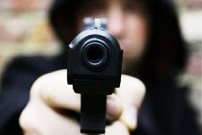 Житель Самары напал с пистолетом на салон связи в центре Волгограда