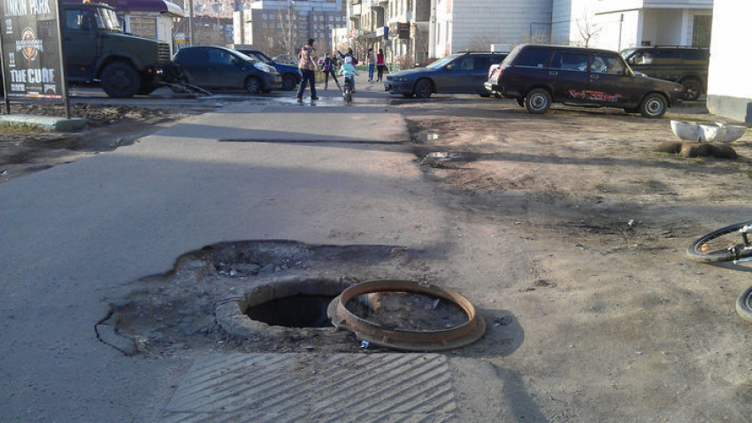 Под Волгоградом из-за падения в канализацию скончался 61-летний 