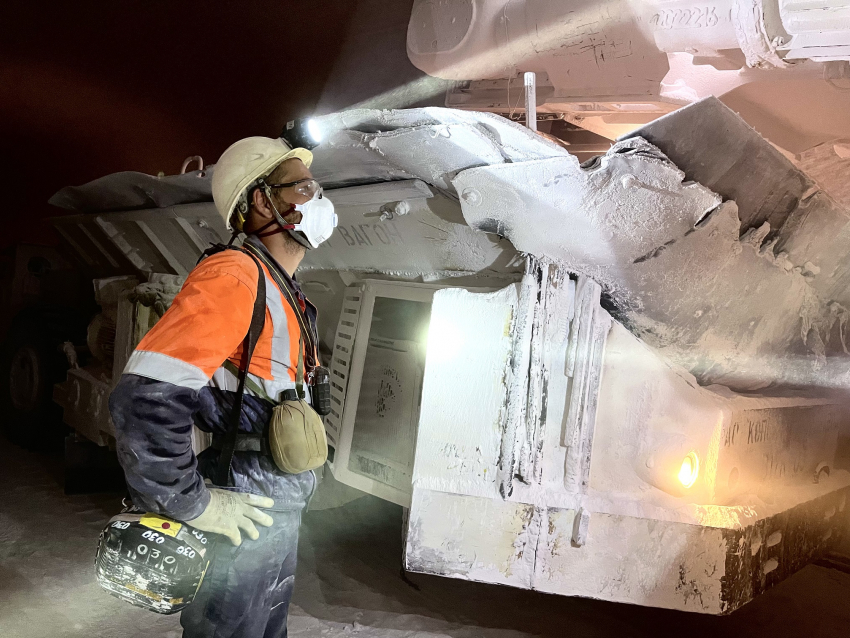 Машинисты горных выемочных машин Гремячинского ГОКа соревнуются в профессиональном мастерстве