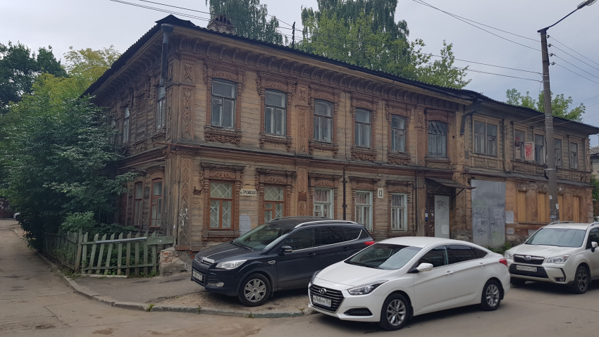 В Волгоградской области работник автосервиса с другом избили клиента, которого не устроили расценки мастерской
