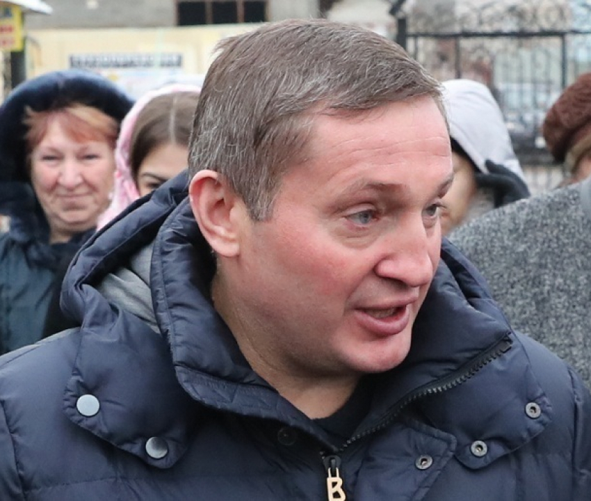 В Волгограде бюджетников заставляют отрабатывать подаренный губернатором выходной