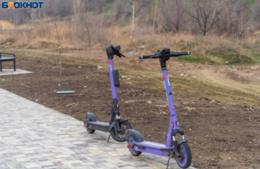 16-летний на электросамокате попал под  Chevrolet в Волгограде