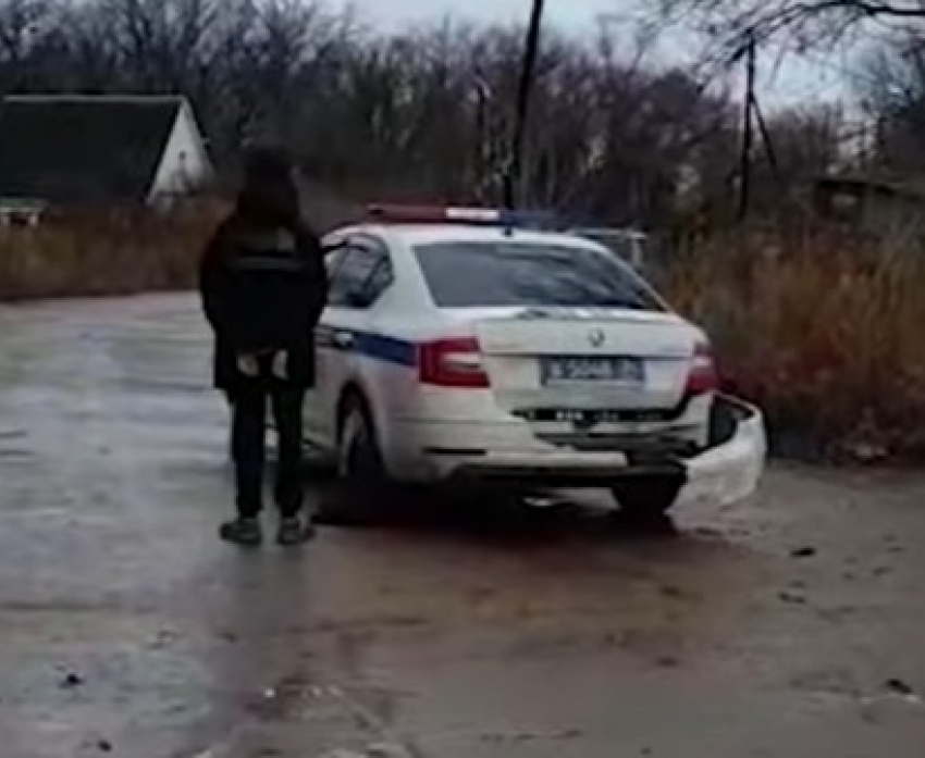 Женщина-полицейский с погоней и стрельбой задержала нарушителя в Волжском: видео