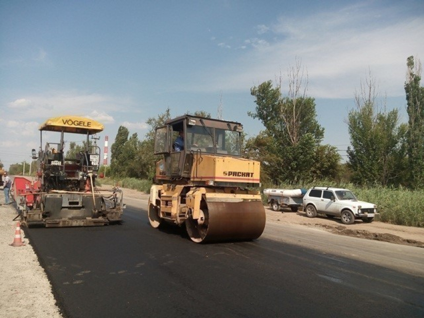 На юге Волгограда начался ремонт объездной дороги для фур