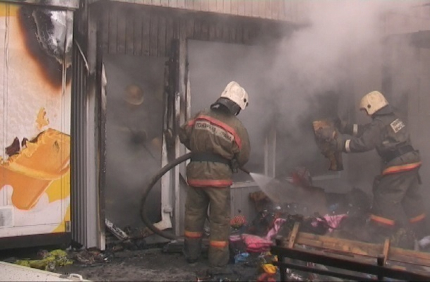 69-летняя пенсионерка пострадала на пожаре в волгоградском магазине