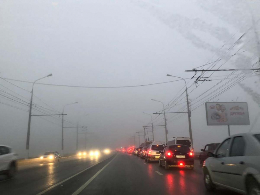 Жители Волгограда массово жалуются на туман