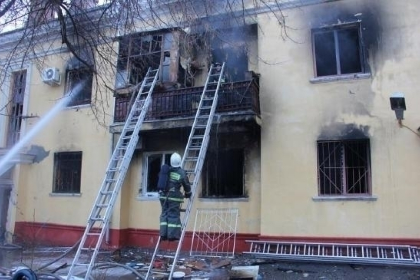 Жильца, устроившего пожар в жилом доме в Волгограде, будут судить