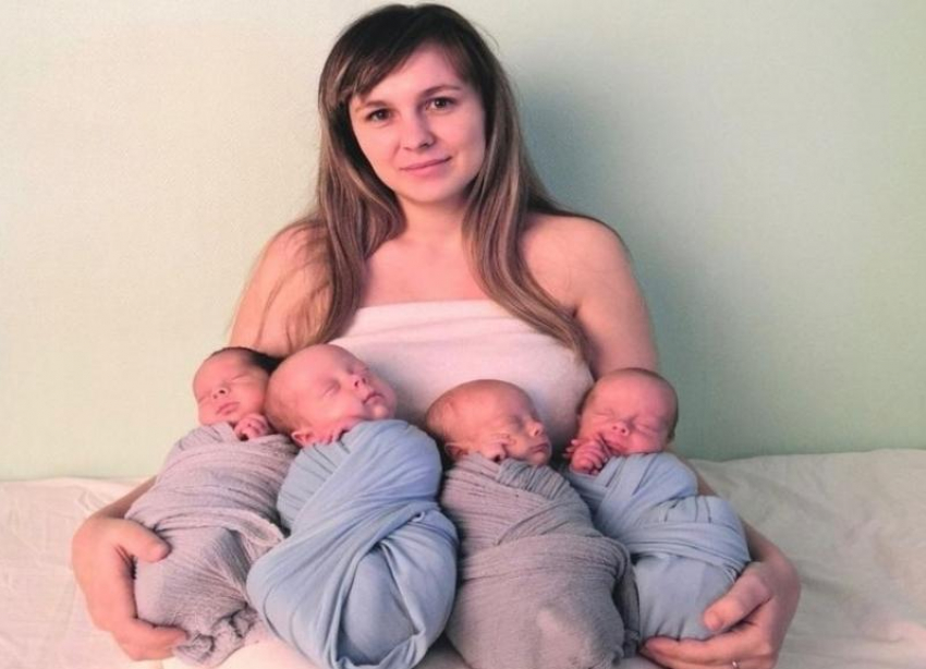 Модную съемку для новорожденных устроила мама четверняшек в Волгограде