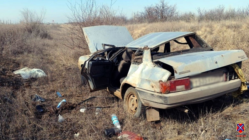 Смяло, как бумажку: фото с места страшного ДТП под Волгоградом