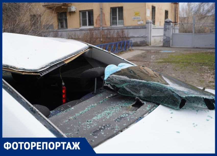 Последствия утреннего урагана в Волгограде в объективе фотографа 
