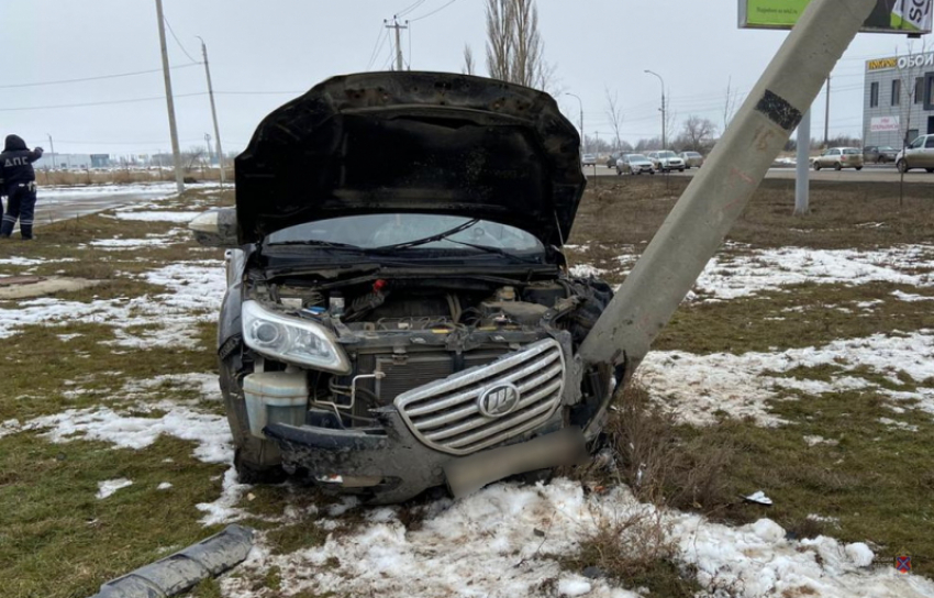 Водитель без прав погиб за рулем Lifan от сердечного приступа в Волжском