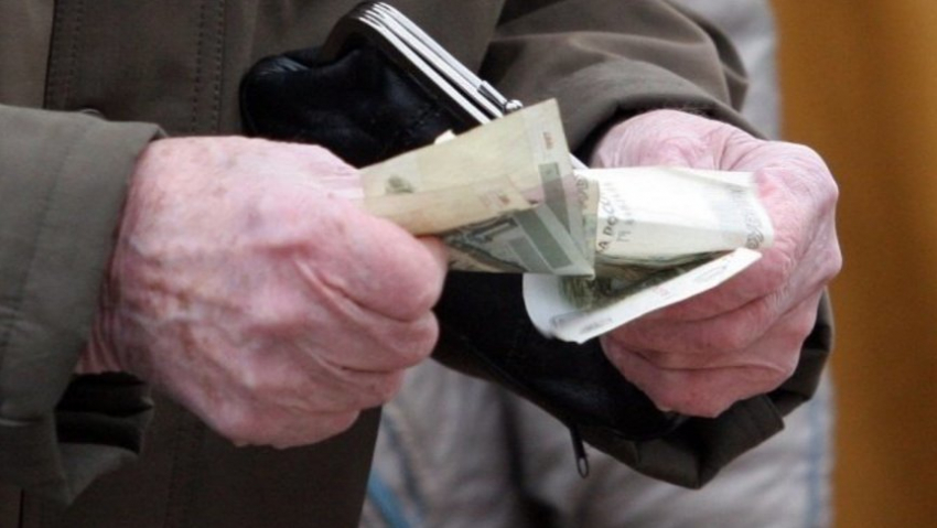 Лжесотрудники ЖЭУ задержаны за кражи денег у пенсионеров в Волгограде 