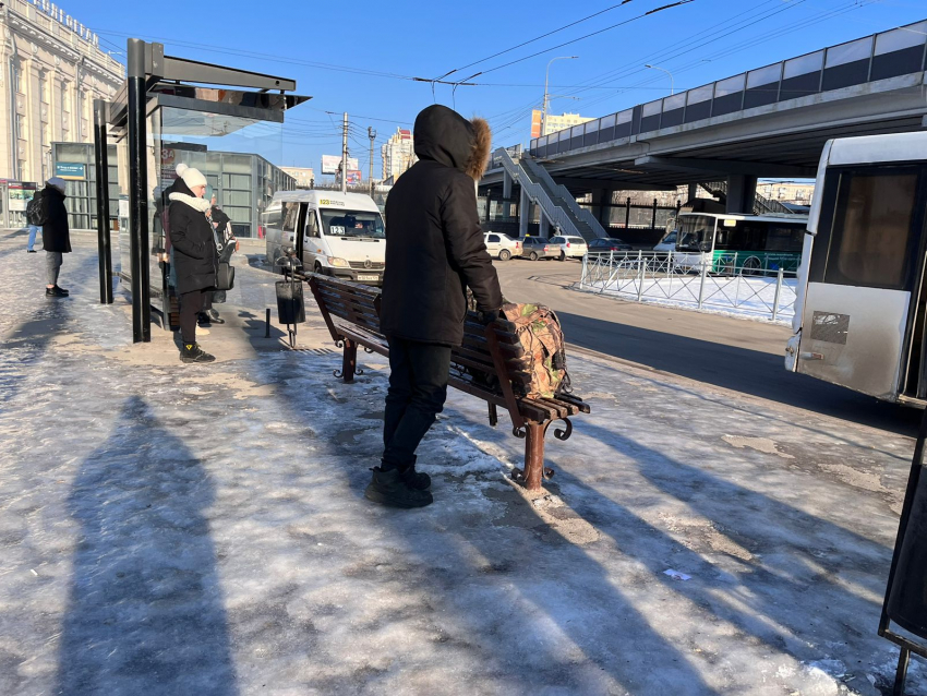 Ответственных нет и не будет: волгоградцы подсчитывают травмы и ушибы из-за гололеда