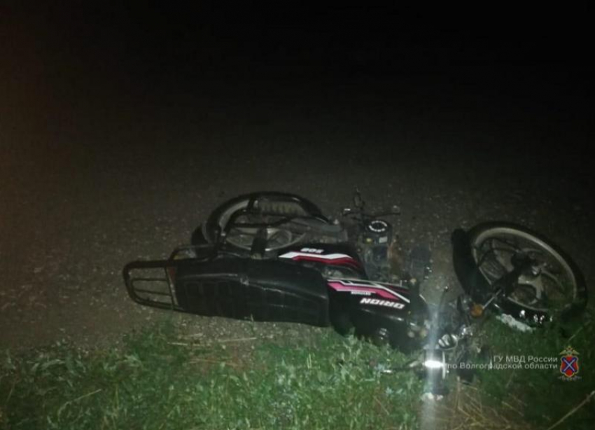 13-летний водитель без прав за рулем мопеда сбил двух девушек в Волгоградской области