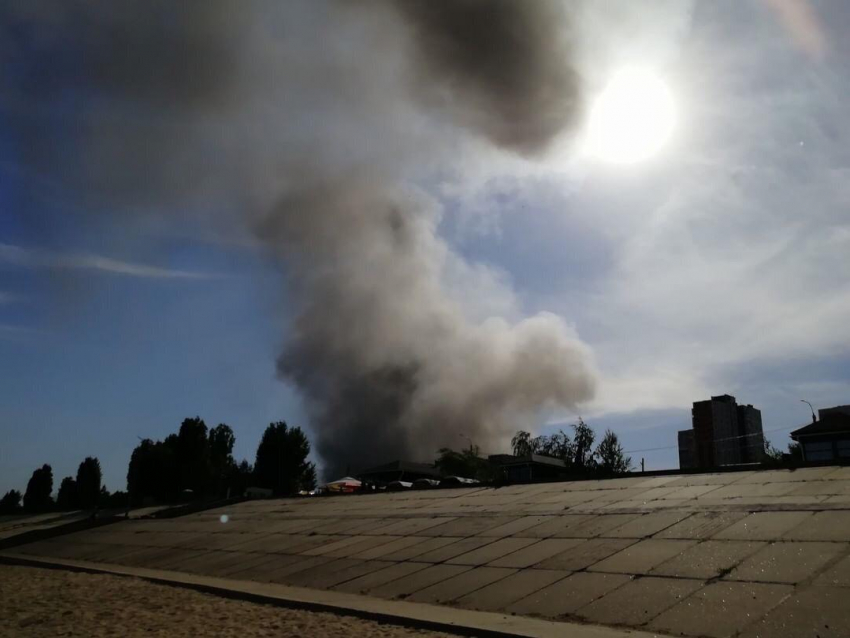 Пожар на рынке Тулака посетили власти Волгограда