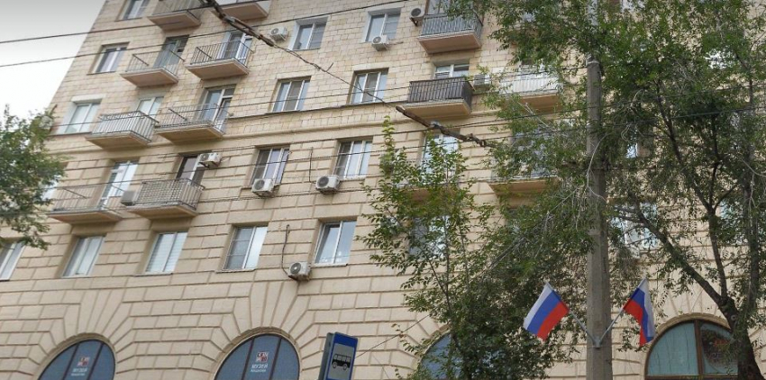 Разруха в Волгограде дошла до центра: дом-памятник под угрозой обвала