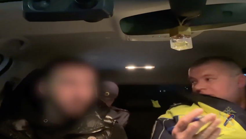 Злостного пьяницу поймали за нетрезвой ездой в Волгограде – видео 