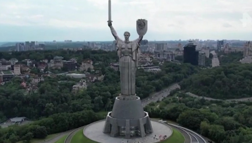 «У них Вучетич не имеет отношения к скульптуре»: внук знаменитого архитектора о переименовании «Родины-матери» в «Украину-мать»