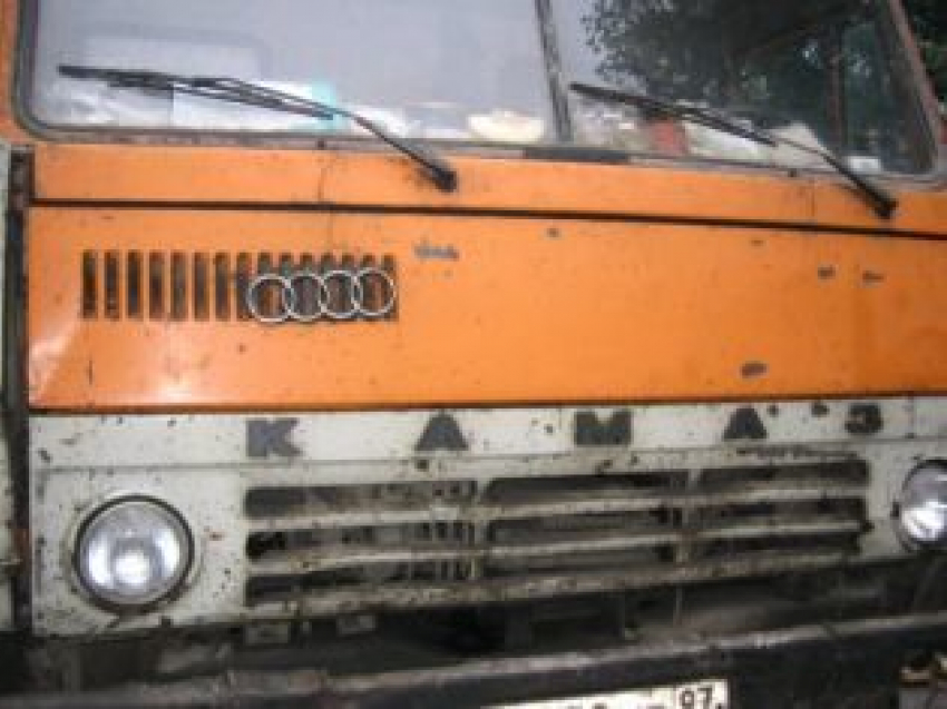 Пьяный водитель «КАМАЗа» протаранил пожарную машину