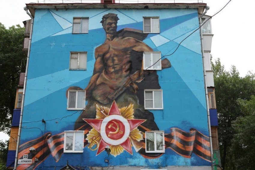 В Самарской области на домах рисуют памятники Волгограда