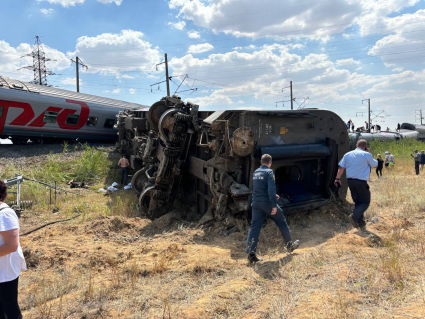 Названо число пострадавших среди 800 пассажиров сошедшего поезда в Котельниково