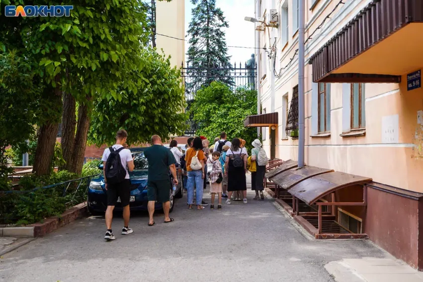 Как живут в самом топовом месте Волгограда – Дом Павлова: двор-крохотка и постоянные экскурсии