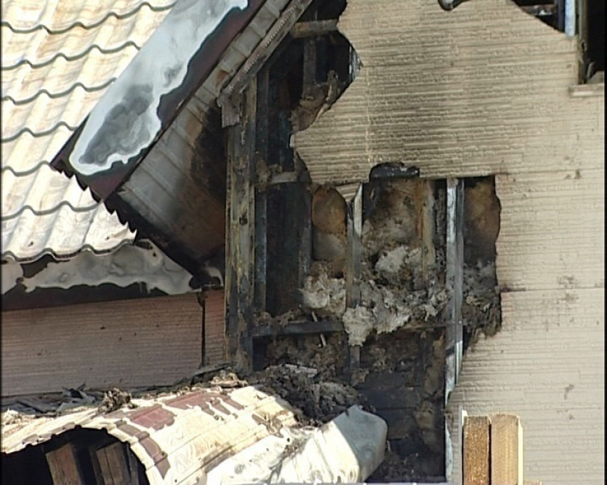 Блогеры Волгограда собирают деньги для семьи, у которой сгорел дом