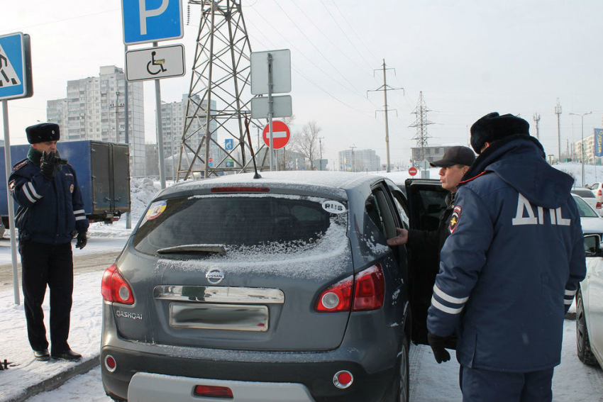 За парковку на местах для инвалидов жители Волгограда ответили рублем
