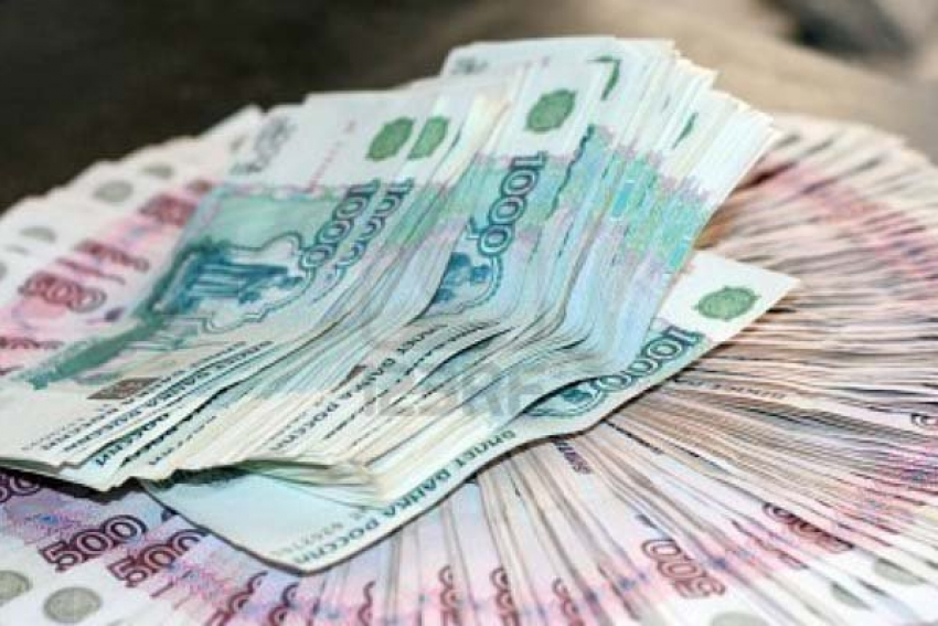 Средняя зарплата волгоградцев достигла 27737 рублей