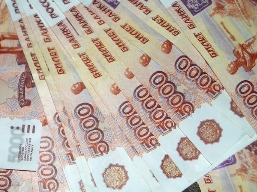 Директор стройфирмы в Волгограде не выплатил работнику 400 тысяч